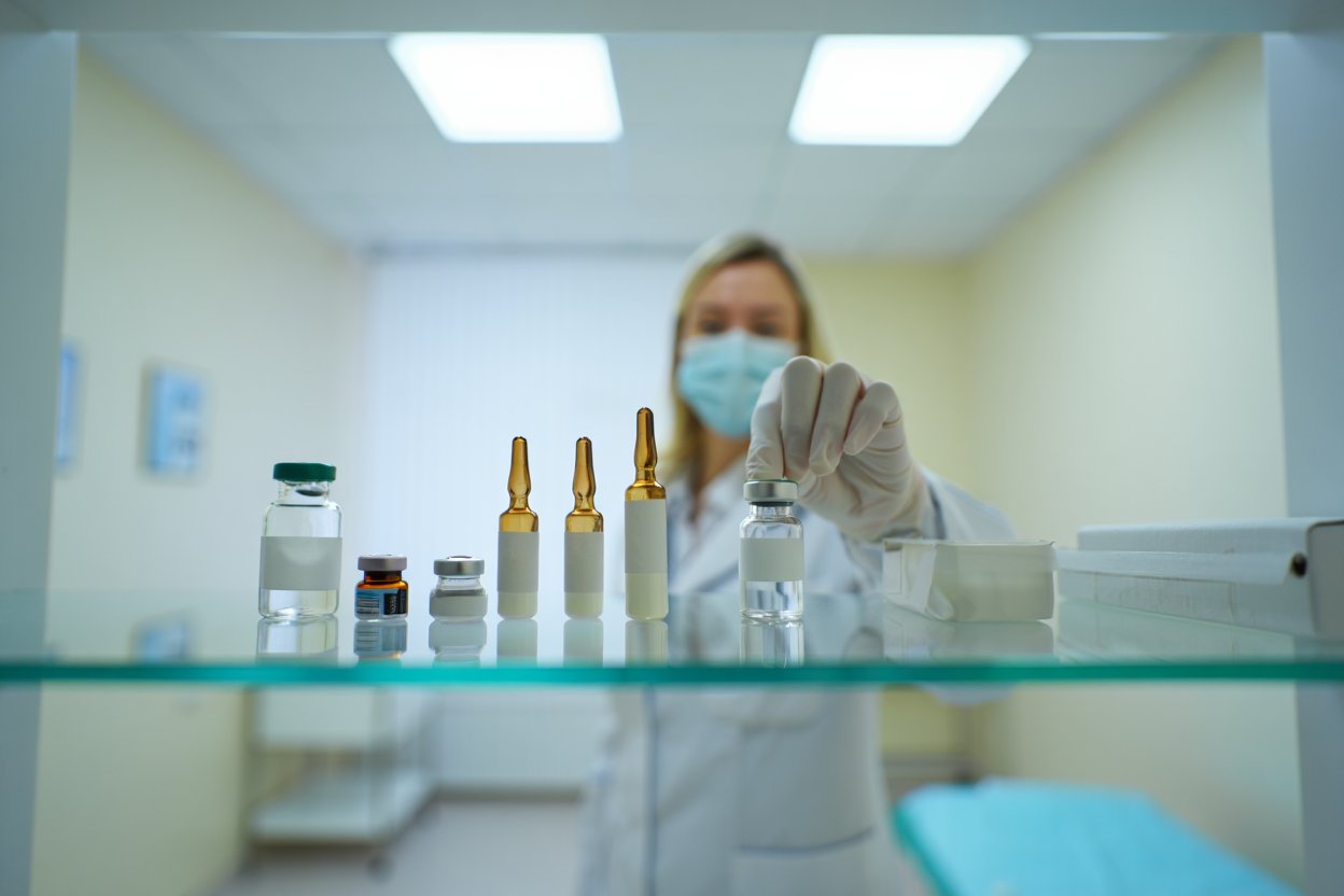 Врач подбирает препараты